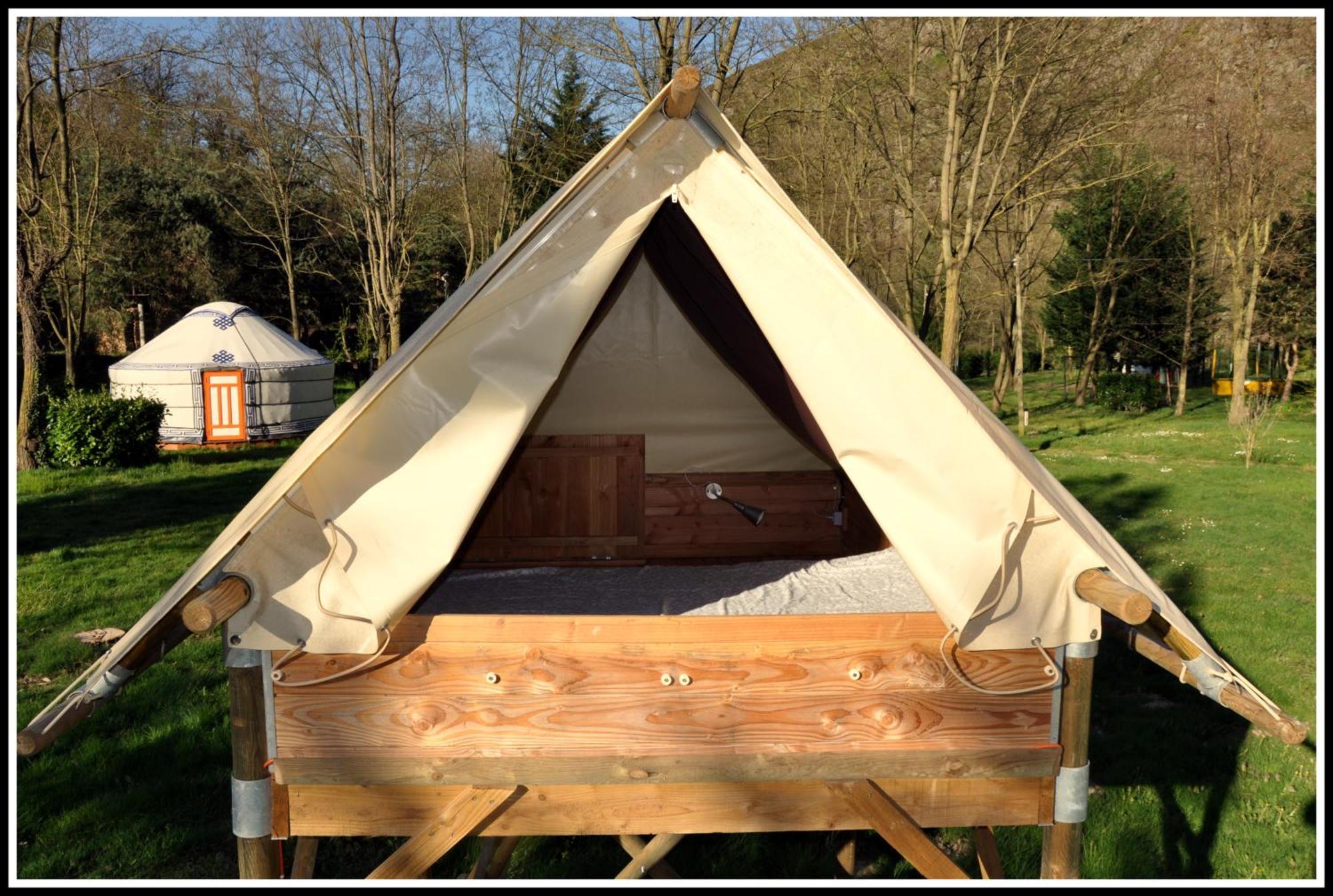 Camping Ushuaia Villages Le Viaduc Arlebosc Bilik gambar